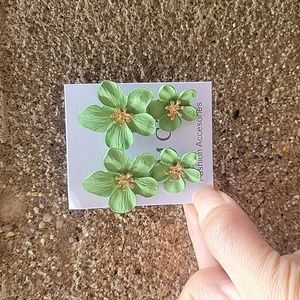 Gorgeous Green Flower Dangle Earrings